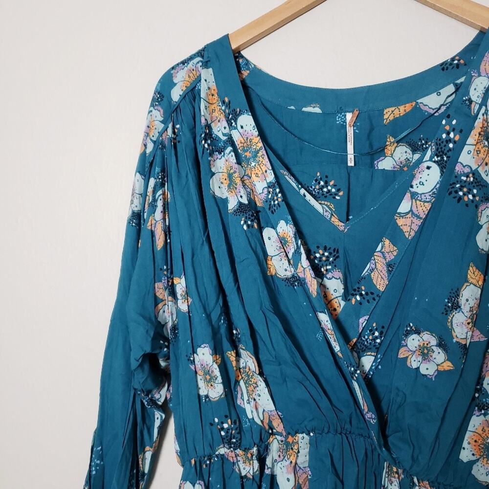 Free People Tuscan Dreams Blue Floral Tunic Mini Dress Small Bell Sleeve V-Neck - Picture 6 of 12